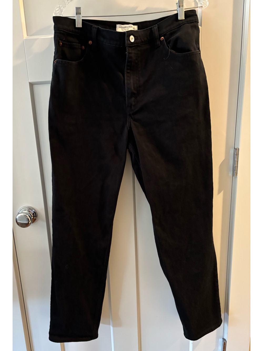 Abercrombie &Fitch Women’s Black Jeans - 90s Straight Fit